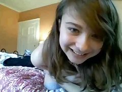 2 teenage sluts posing on cam